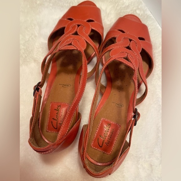 Clarks Artisian Sandals NWOT Size 8.5 - Picture 13 of 13